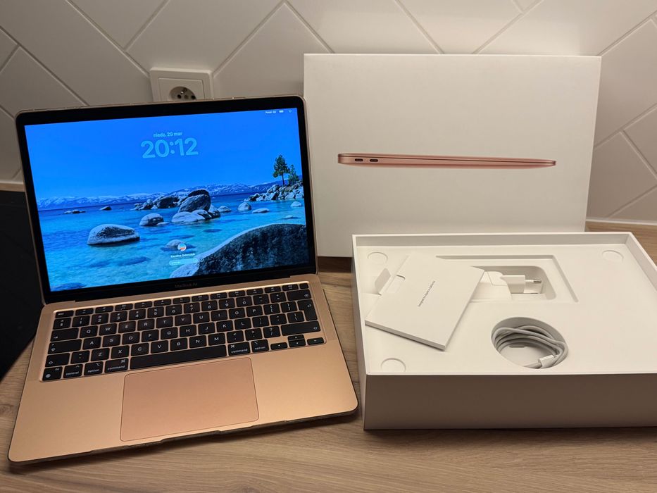 Air MacBook 13” 8GB RAM, M1, 256GB