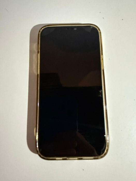 IPhone 12 apenas partido