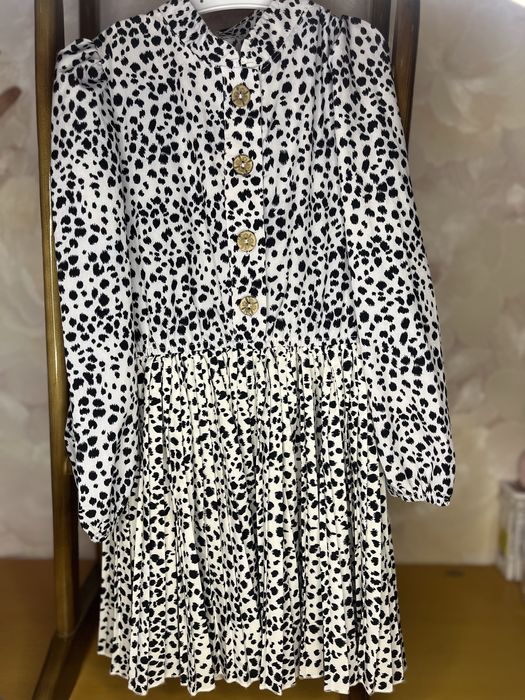 Дитячі плаття, стан нового, 110-116 розмір) Продам 250 грн за одне)