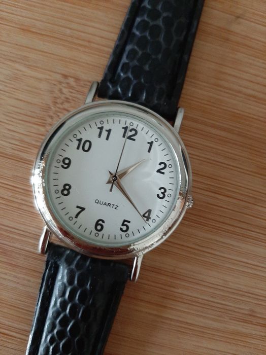 Relógio Quartz com caixa