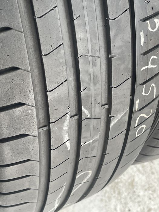 Pneus 245-45r20 Pirelli como novos