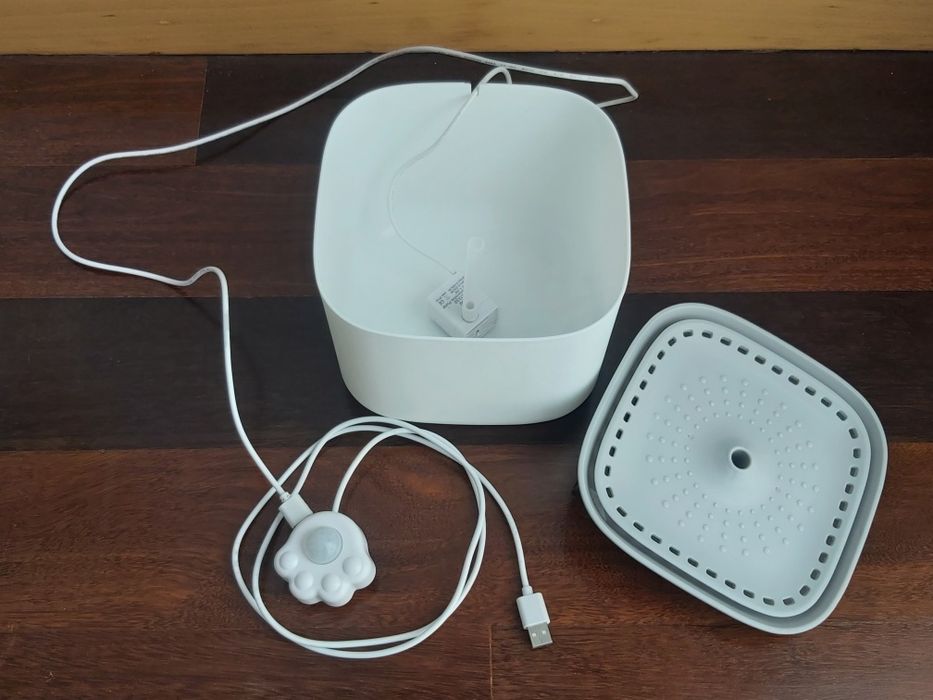 Fonte de água para gatos com sensor de movimento