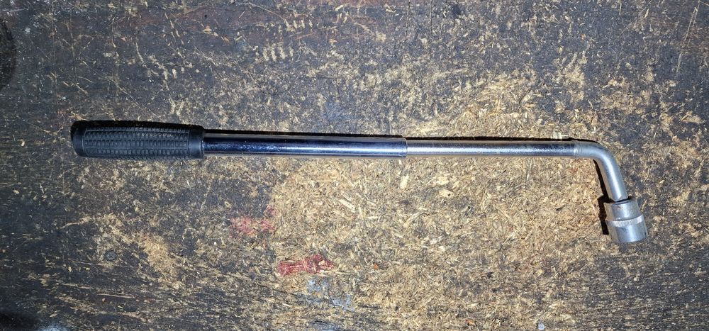 Klucz do kół używany