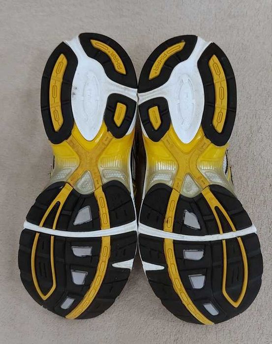 Кросівки     ASICS
