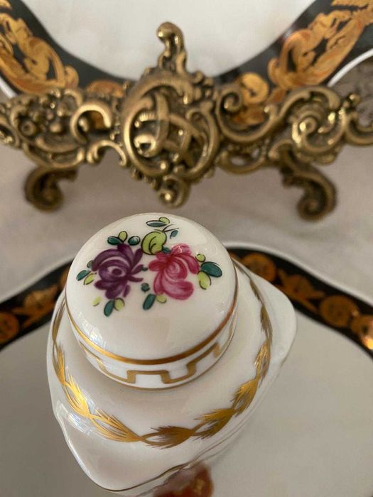 Pote/Frasco de Chá em Porcelana NG – Reprodução Oficial de Museu