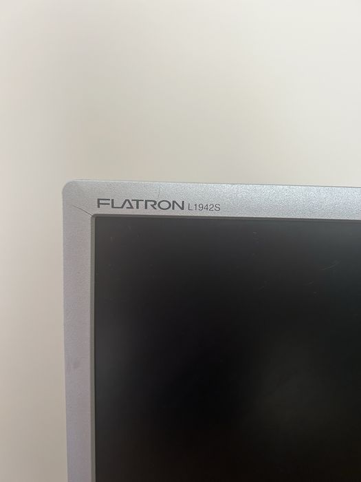 Монітор Lg flatron l1942s, якісний,Робочий!