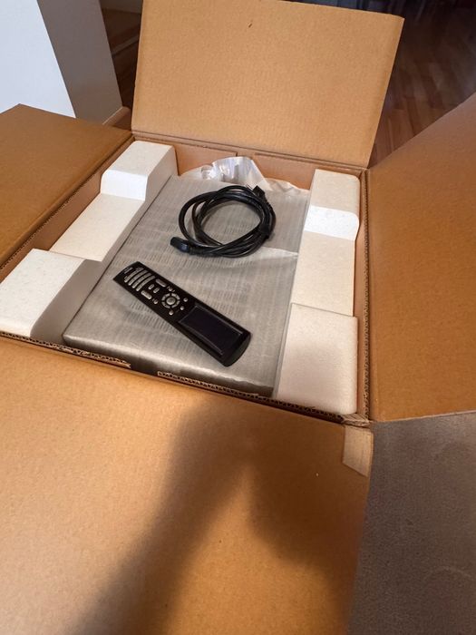 Amplituner Denon AVR-3806 z roku 2005