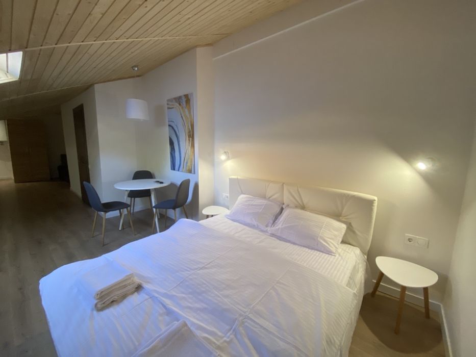 Апартаменти всі номера з кондиціонером, нові після ремонту, з кухнею.