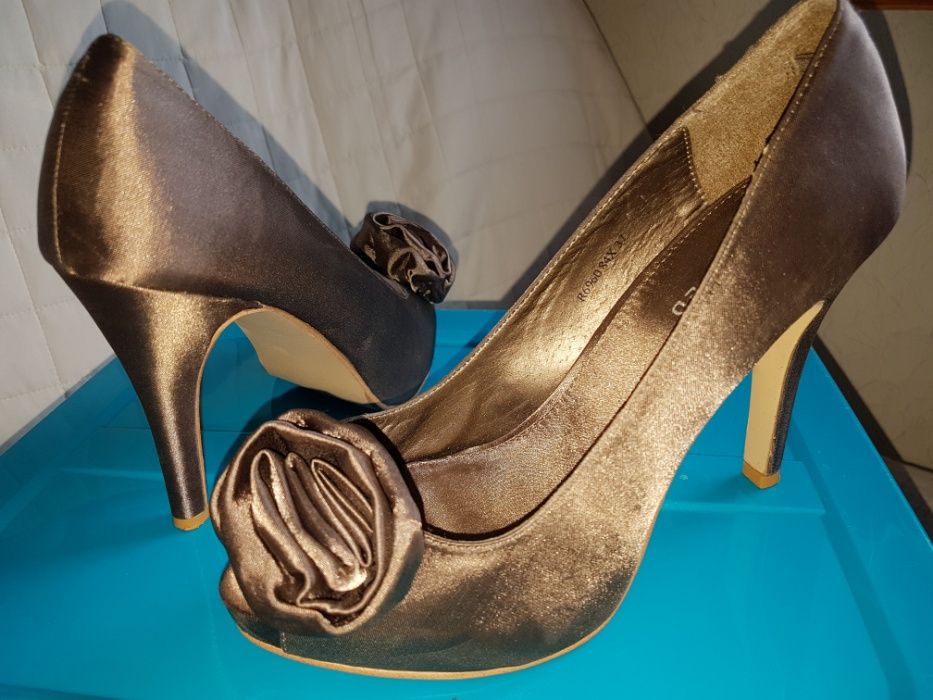 Buty na obcasie Reserved r. 37