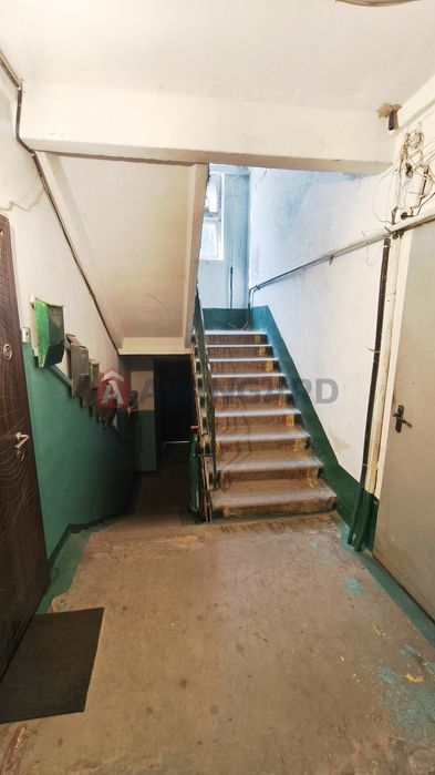 Продам 3 кімнатну квартиру в цегляному будинку