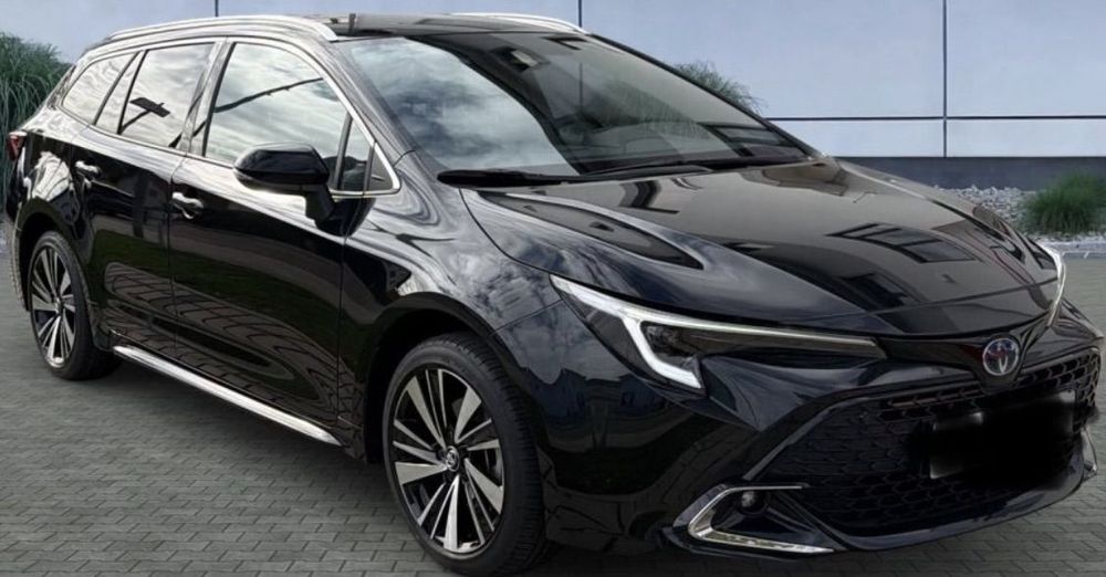 Toyota Corolla Touring Sports Automatik stufenlos Multidrive lekko uszkodzona !!!