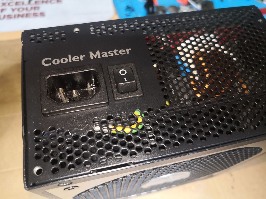 Cooler Master V1000 — 1000W 80+ Gold — Full Modular