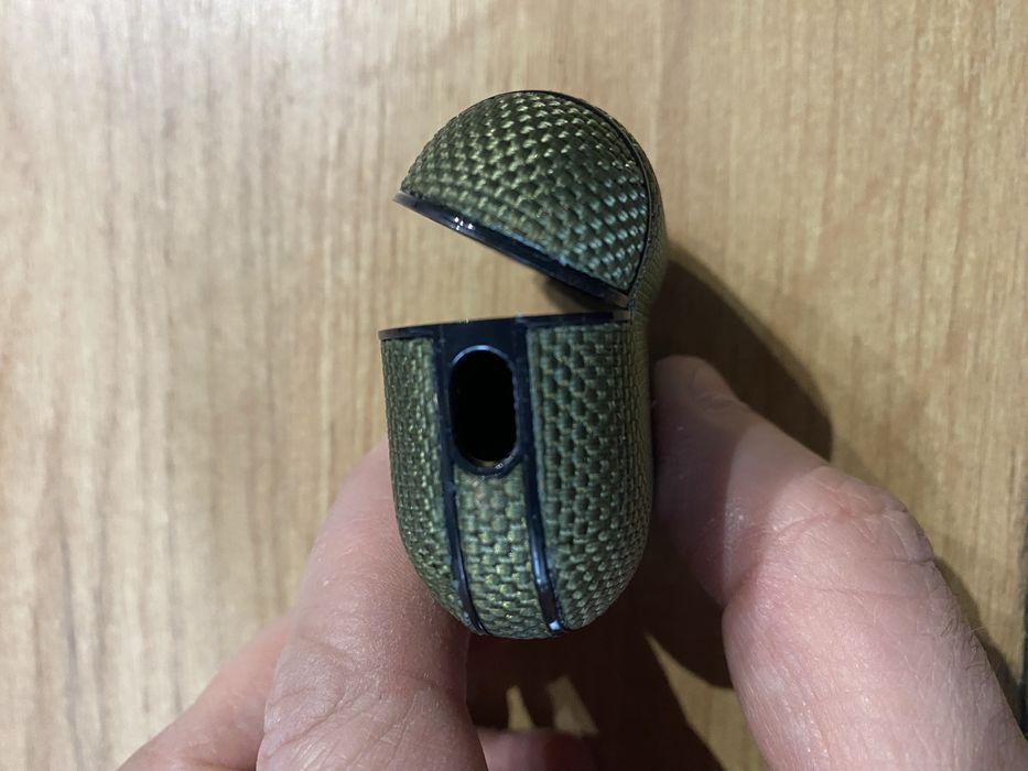 Чехол на Apple AirPods 4