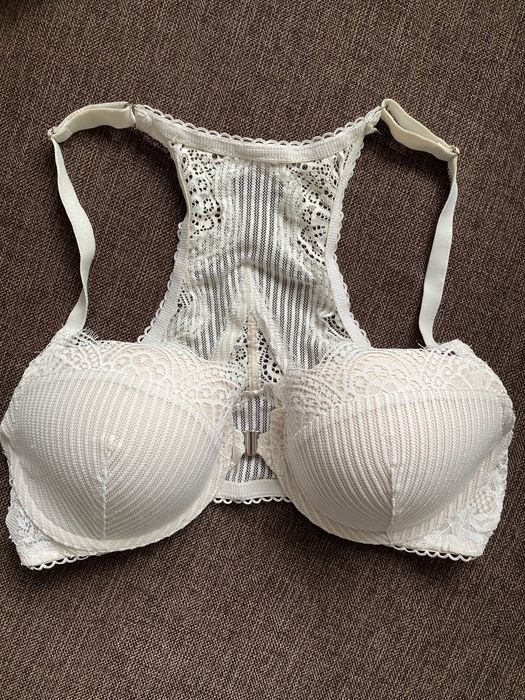 Лифчик (бюстгальтер) Victoria's Secret размер 75 D