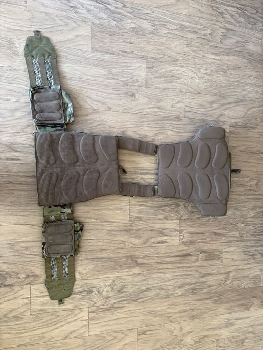 Продам військове спорядження, плитоноску AVS, з підсумками