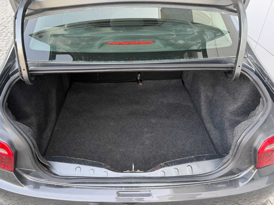 Citroën C-Elysée 1.2 PureTech Shine - Desde 83€/mês