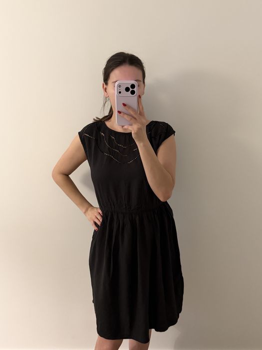 Sukienka wiskozowa Only z haftem – M