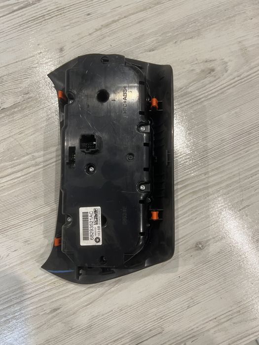 Блок керування пічки/клімат-контролю 68293523AC Jeep Cherokee KL