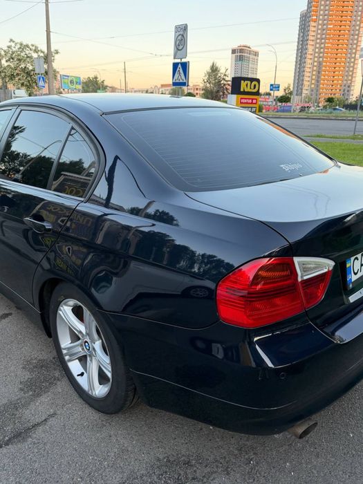 Продам автомобіль бмв е90