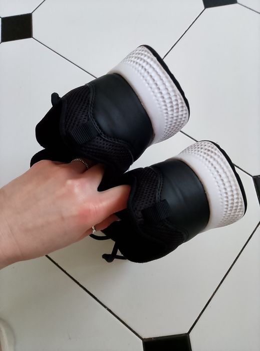 Buty sportowe damskie