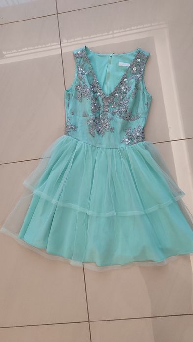 Śliczna sukienka cekiny XS 34