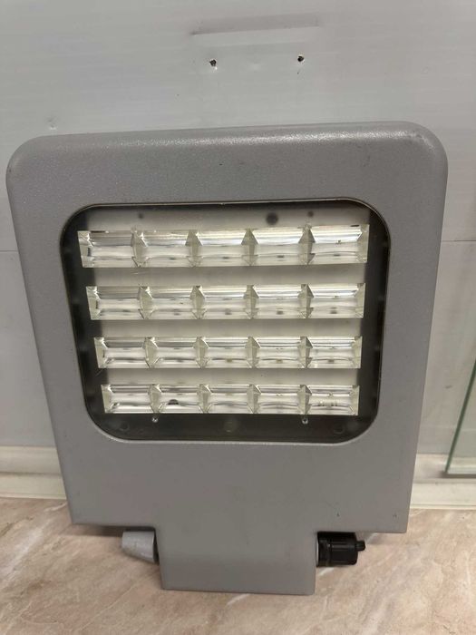 Светильники ZUMTOBEL, THORN, SVITECO прожекторы, шинопровод