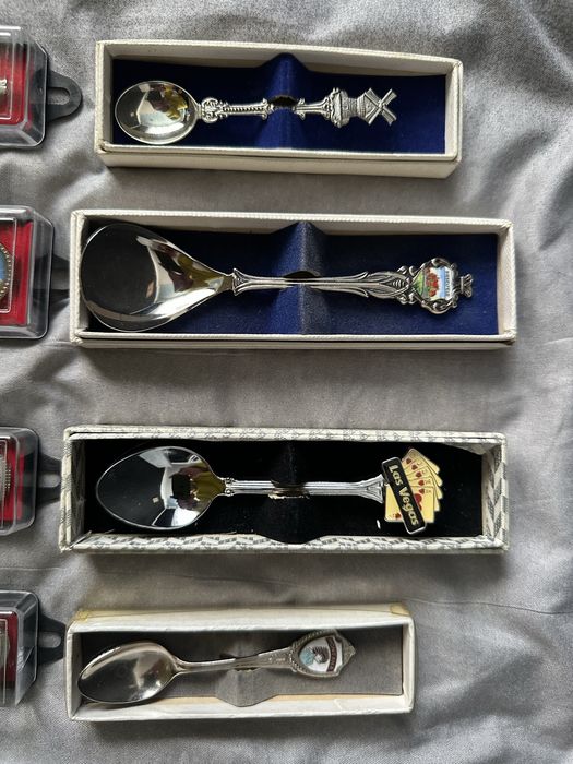 Колекційні сувенірні чайні ложки