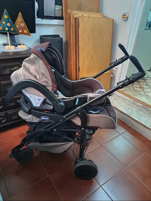 Carrinho de bebé + ovo Chicco