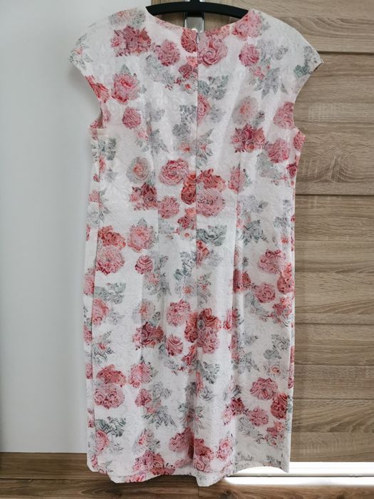 Elegancka sukienka ciążowa w kwiaty Branco r. L