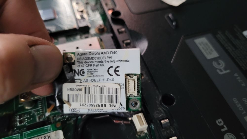 Core2Duo T5800, 2x1GB DDR2 667 MHz, karta wifi, modem i nagrywarka dvd