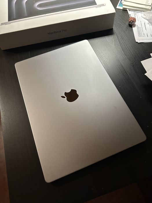Macbook pro M1 16” 16gb