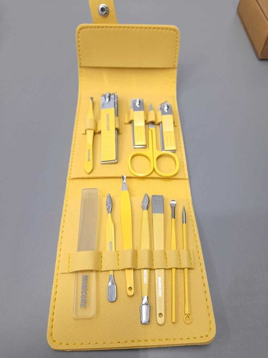 Conjunto de Ferramentas de Manicure e Pedicure (12 Peças)