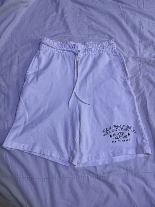 Білі шорти розмір s