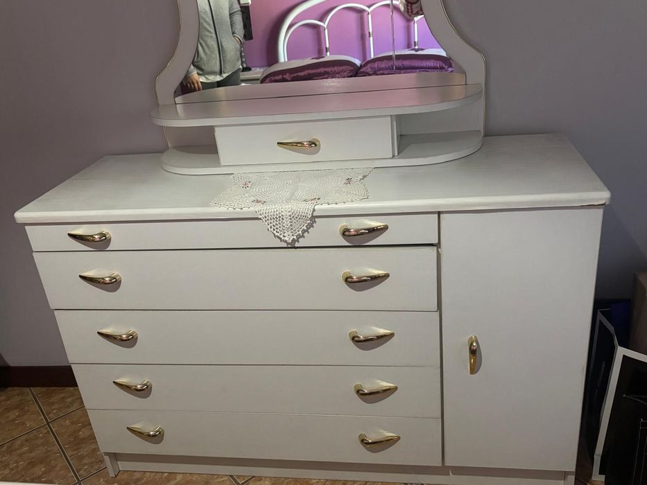 Quarto de casal com secretária