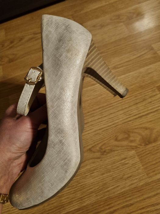 Street Shors czółenka beżowe złote 40 pasek
