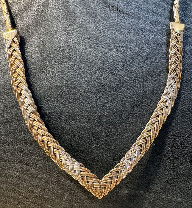 Lindissimos antigos colares vintage em prata contrastada e dourada