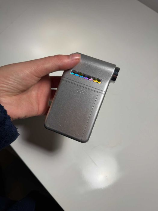 Câmara de Vídeo Digital Compacta (10X Optical Zoom)