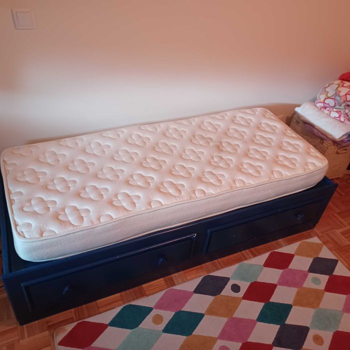 Cama de solteiro Retro.