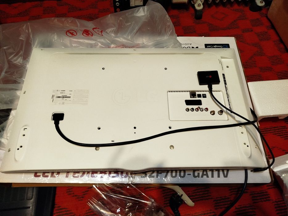 Телевізор 32LB570V