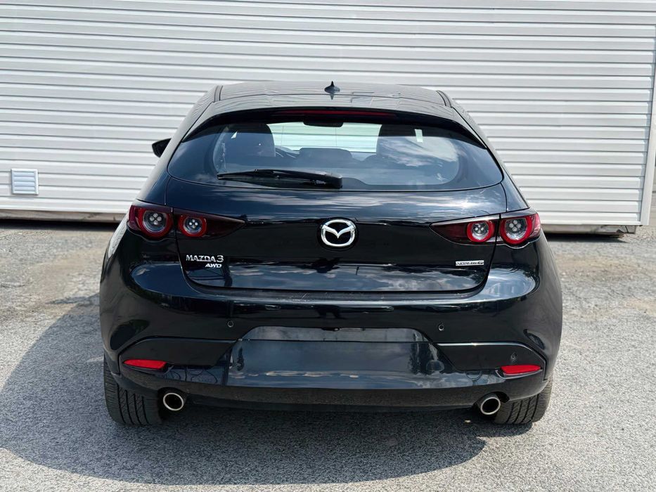 Mazda 3      2021