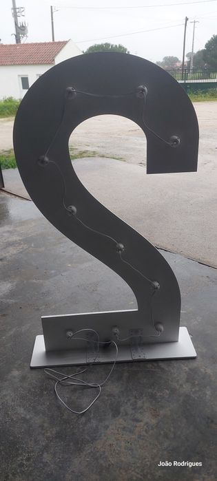 Números com iluminação para festas.