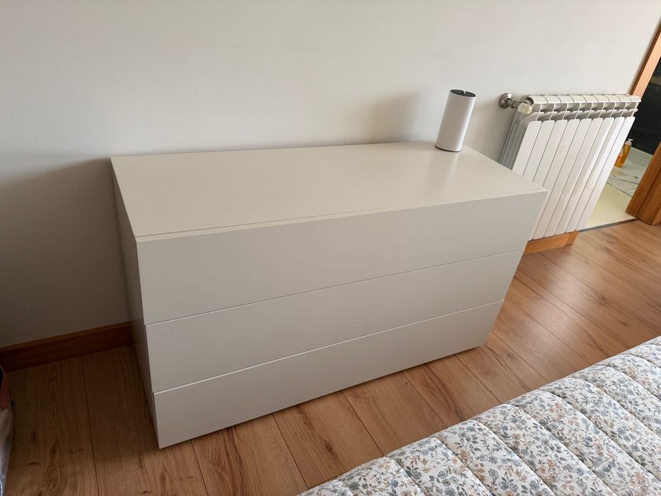 Cómoda quarto lacada a branco