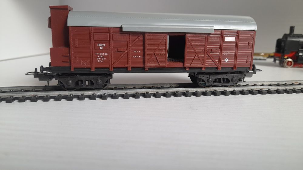 Ж/д модели различных  вагонов  HO  1/87 Piko Roco Lima