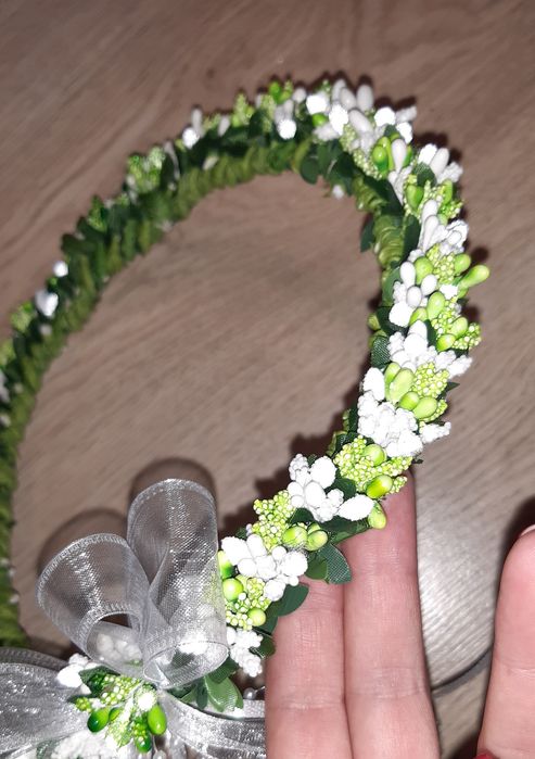 Wianek bialo zielony komunijny