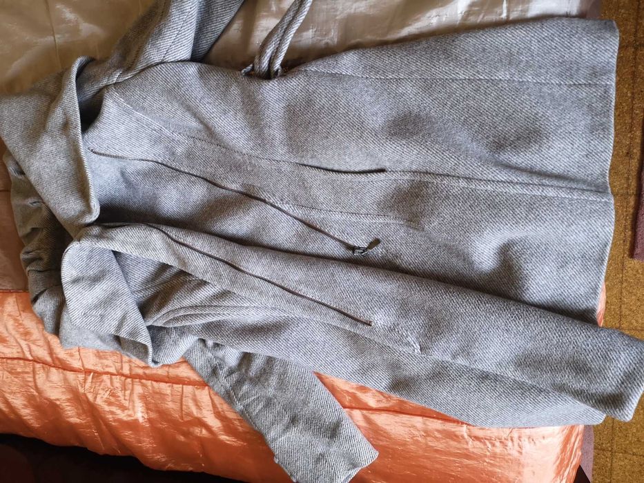 Casaco Zara Basic com capuz