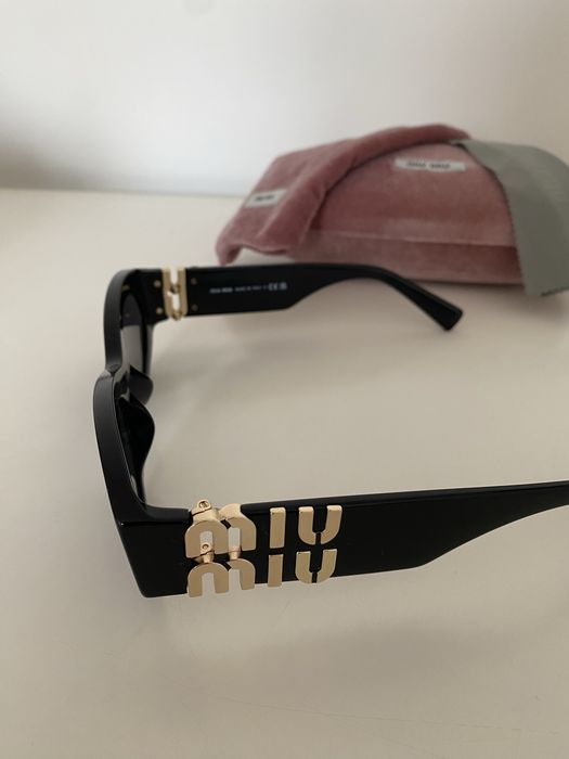 Óculos de Sol MiuMiu