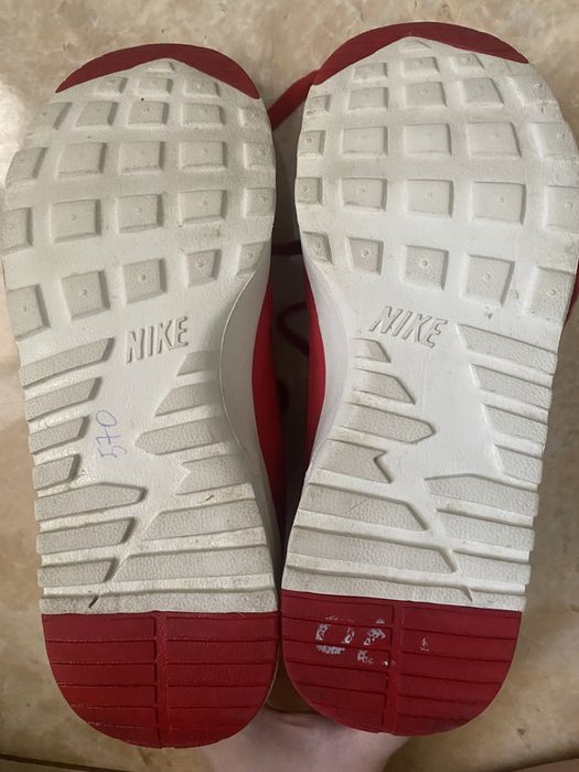 кроссовки Nike