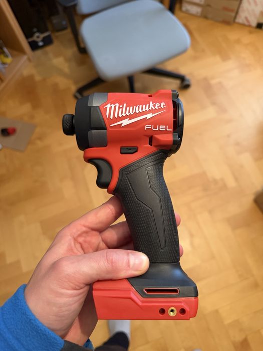 Zakrętarka udarowa milwaukee M18 FID3 nowa