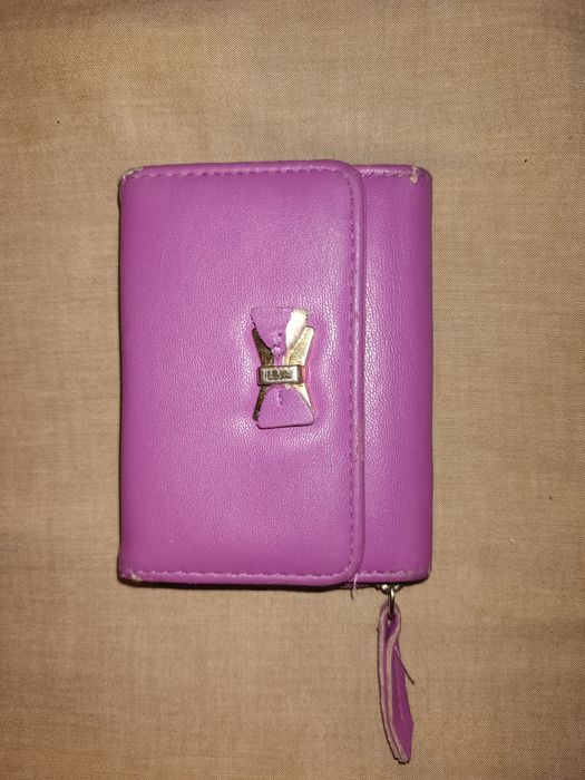 Carteira roxa primark