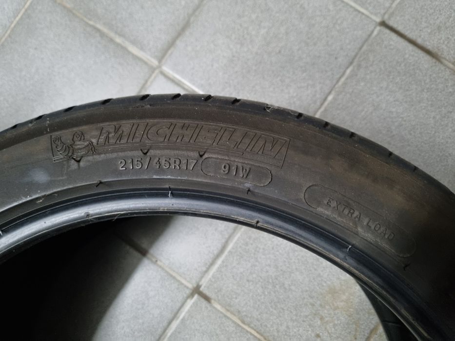 2 pneus Michelin: Primacy 3 e Primacy HP 215/45R17
